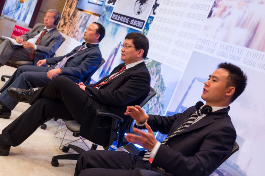 Ning Tang (pierwszy z prawej)