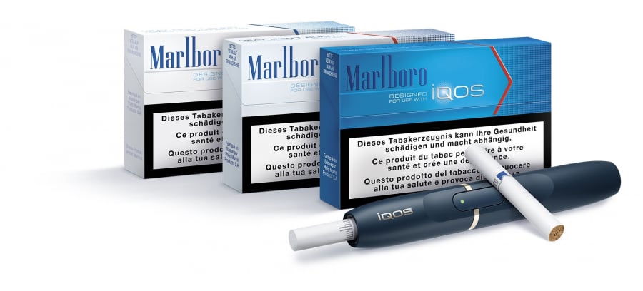 Urządzenie iQOS wraz z wkładami Marlboro.